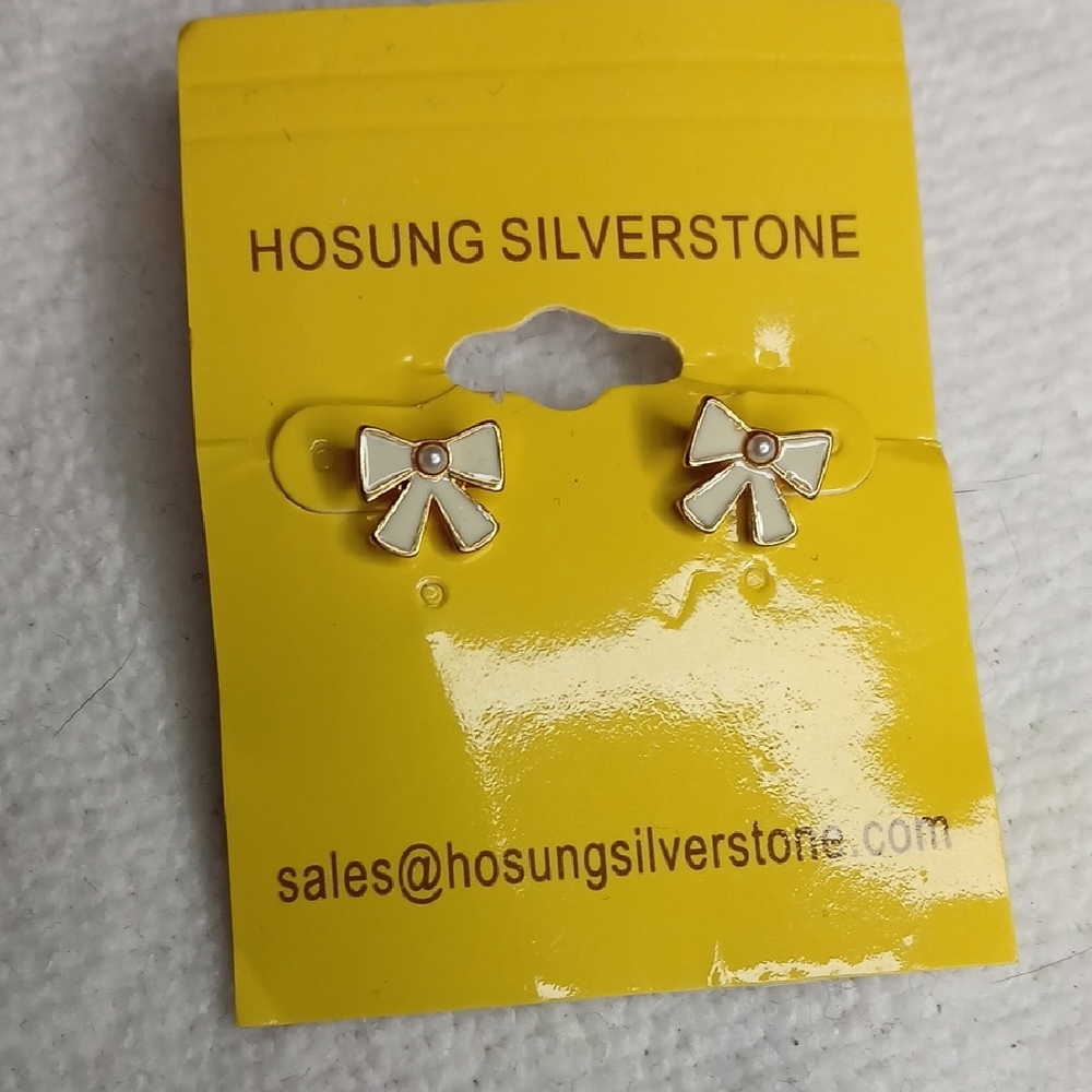 Small Ivory and Gold Toned Bow Stud Earrings